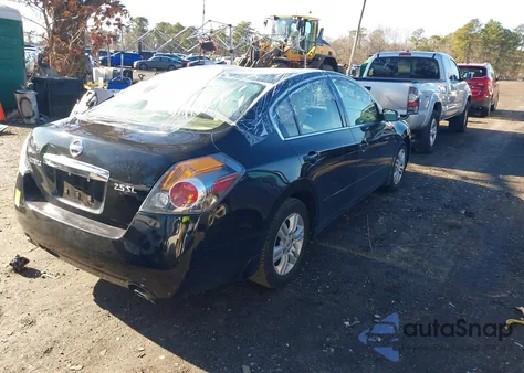 2010 Nissan Altima 2.5 S z USA, uszkodzony, nr VIN 1N4AL2AP7AN435112